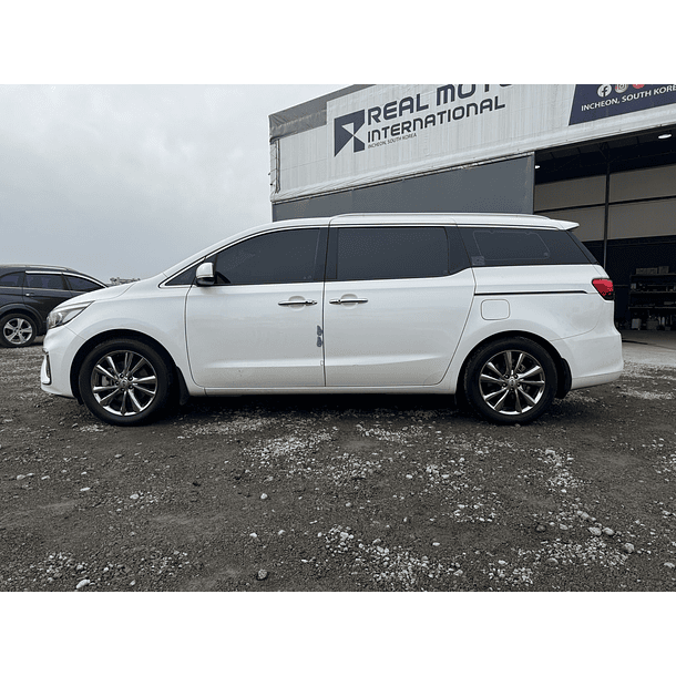 KIA ALL NEW CARNIVAL 2020 / 9PASAJEROS / DIESEL / PANTALLA / PUERTA ELECTRICA 2