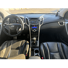 HYUNDAI i30 2015 / SMART KEY / DIESEL 1.6 / MECANICA 6TA 13