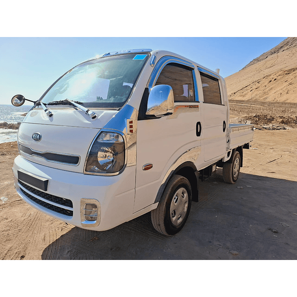 KIA BONGO 2012 4WD - MECANICA 6TA - DIESEL 1