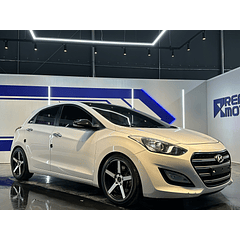 HYUNDAI i30 2014 / SMART KEY / DIESEL 1.6 / SUNROOF 