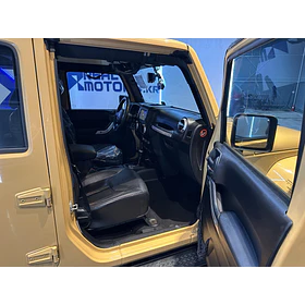 Jeep Wrangler Rubicon — foto 11 de 16