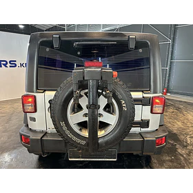 Jeep Wrangler Rubicon — foto 8 de 16