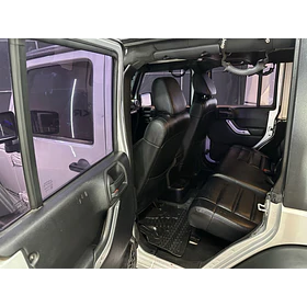 Jeep Wrangler Rubicon — foto 11 de 16