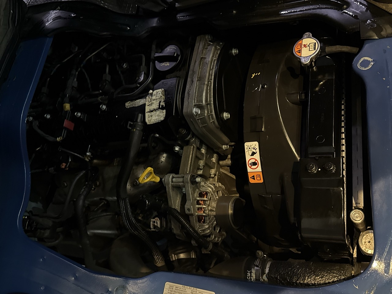 HYUNDAI PORTER 2013 DOBLE CABINA / MECANICA / DIESEL / A/C- 37