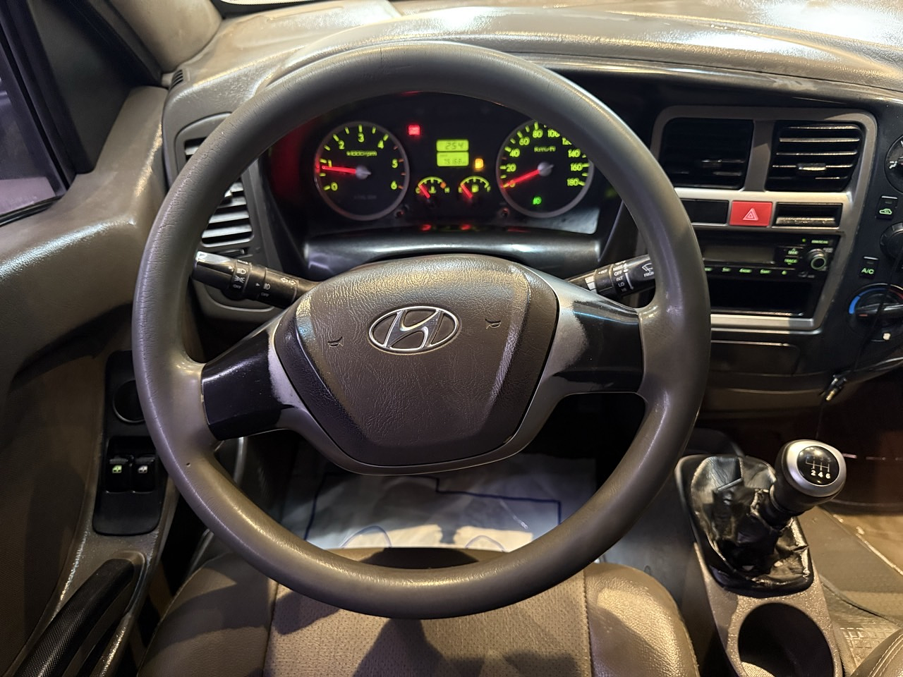 HYUNDAI PORTER 2013 DOBLE CABINA / MECANICA / DIESEL / A/C- 14