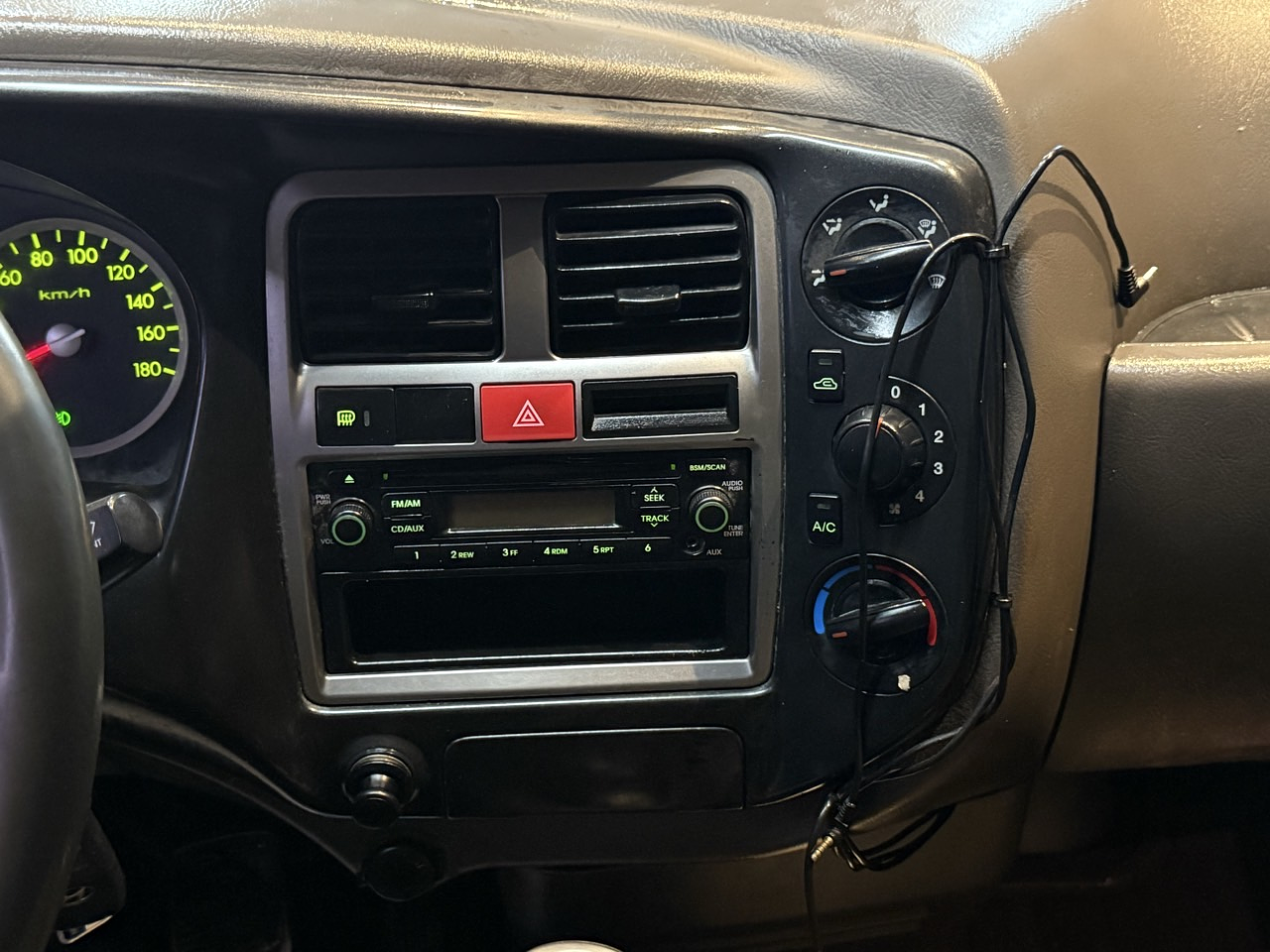 HYUNDAI PORTER 2013 DOBLE CABINA / MECANICA / DIESEL / A/C- 17