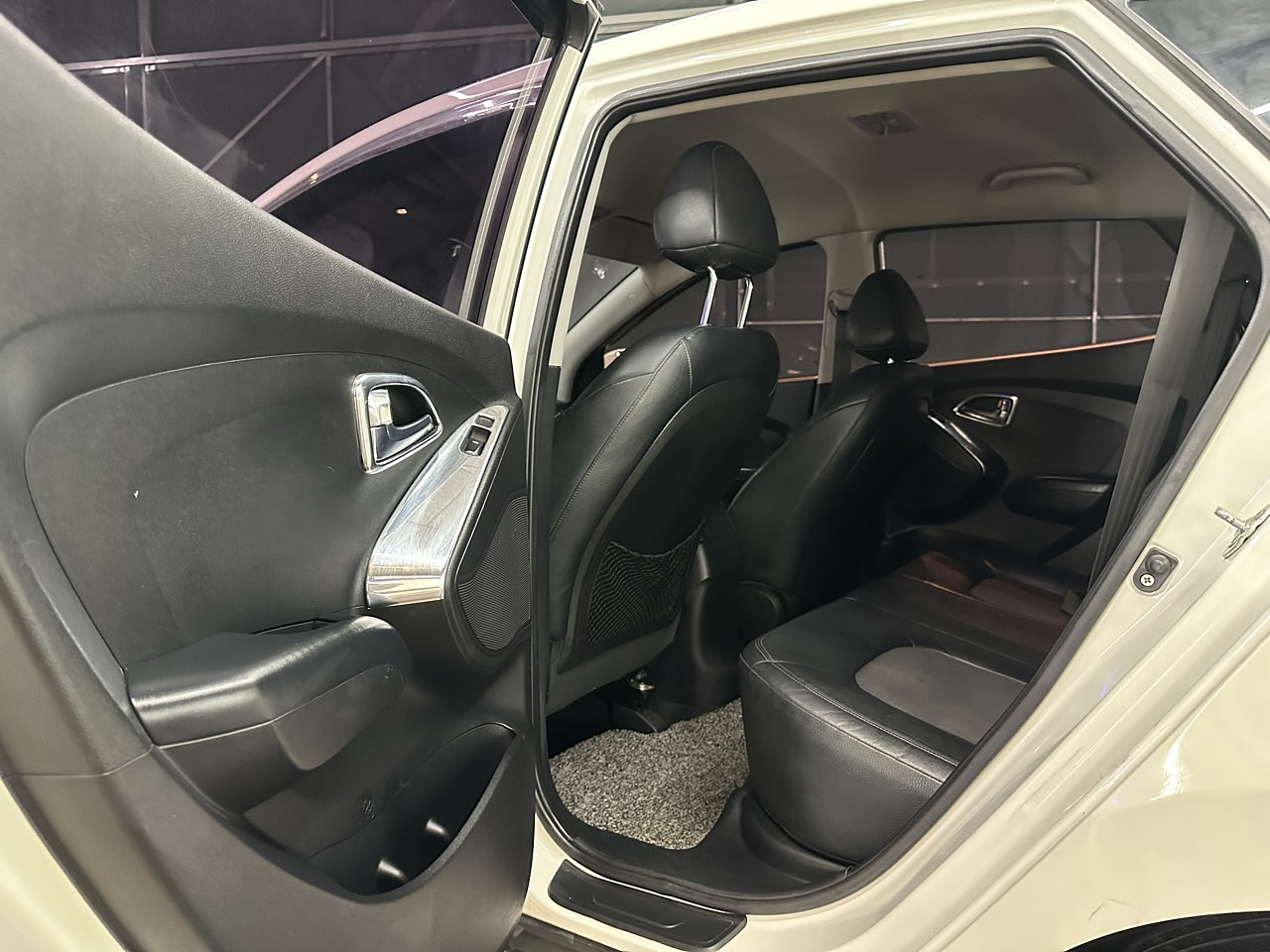  HYUNDAI TUCSON 2011 / AUTOMÁTICA  / DIESEL  / 2WD 28