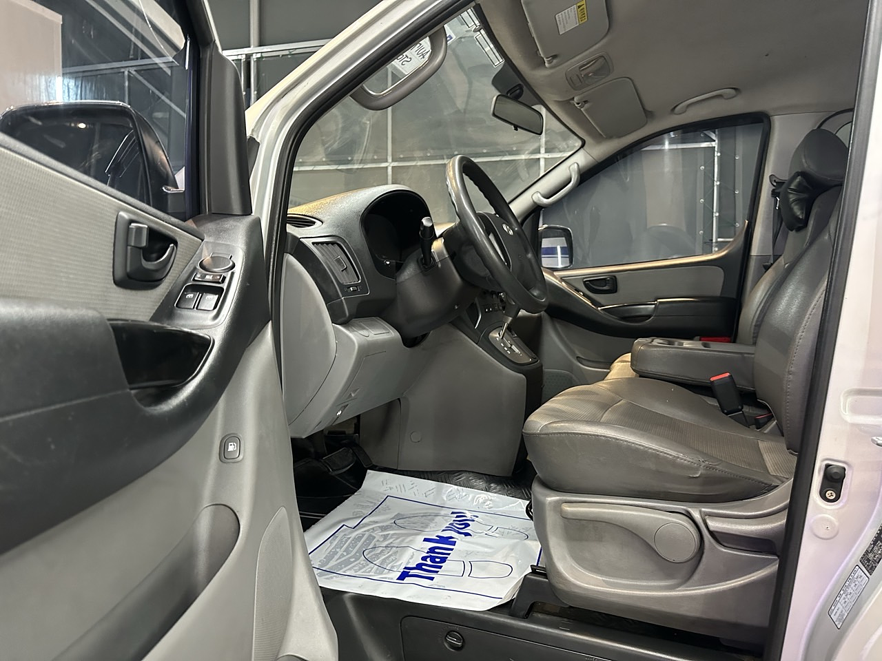 HYUNDAI STAREX 2010 / DIESEL / 2.5 CC / 12PASAJEROS 18