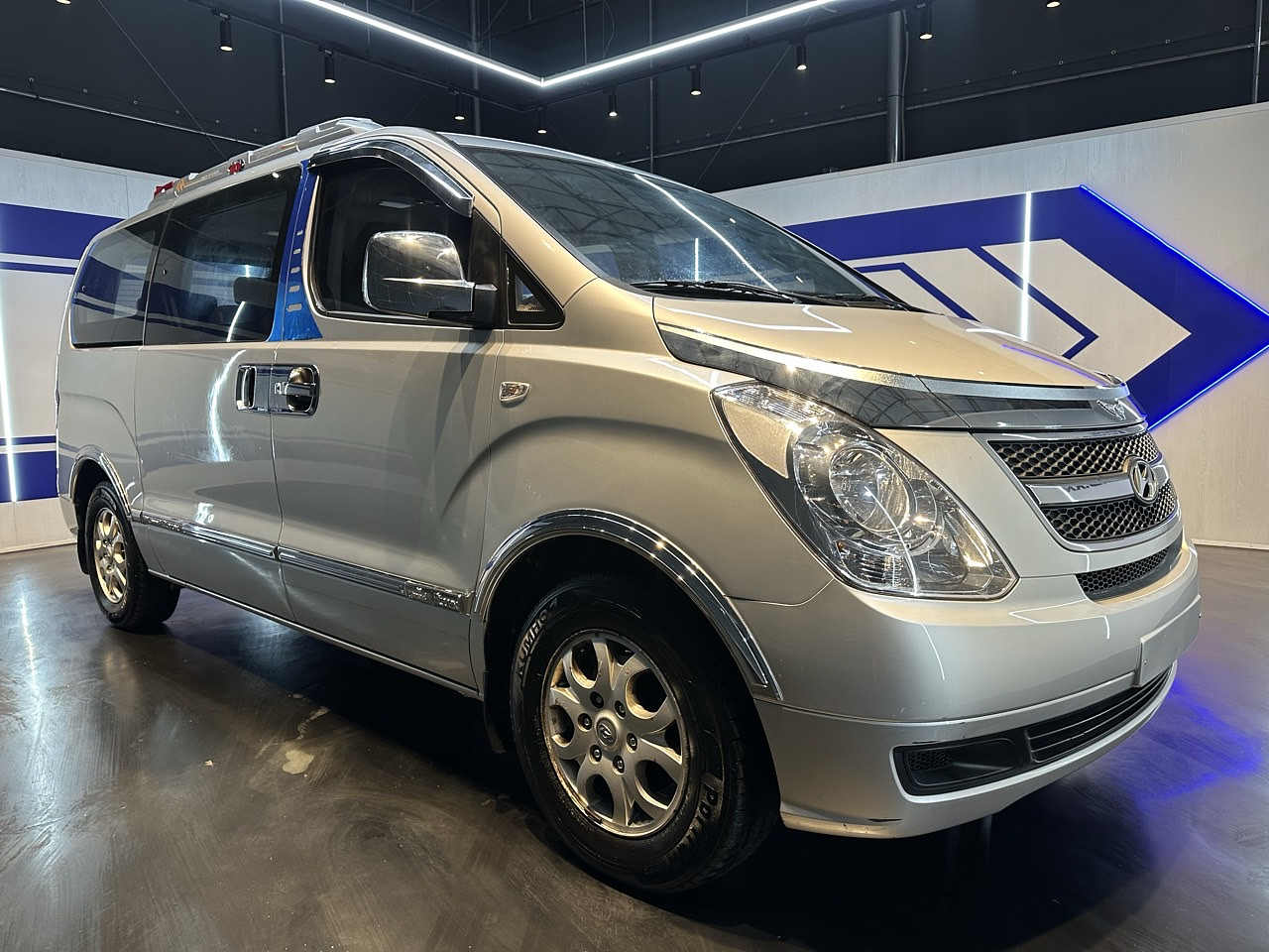 HYUNDAI STAREX 2010 / DIESEL / 2.5 CC / 12PASAJEROS 1