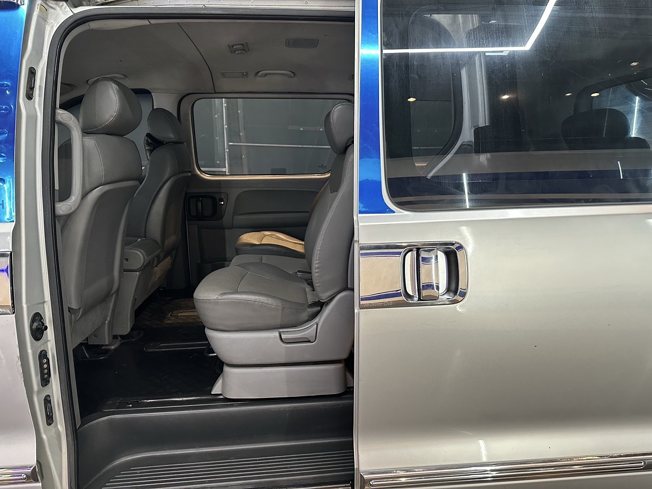 HYUNDAI STAREX 2010 / DIESEL / 2.5 CC / 12PASAJEROS 27