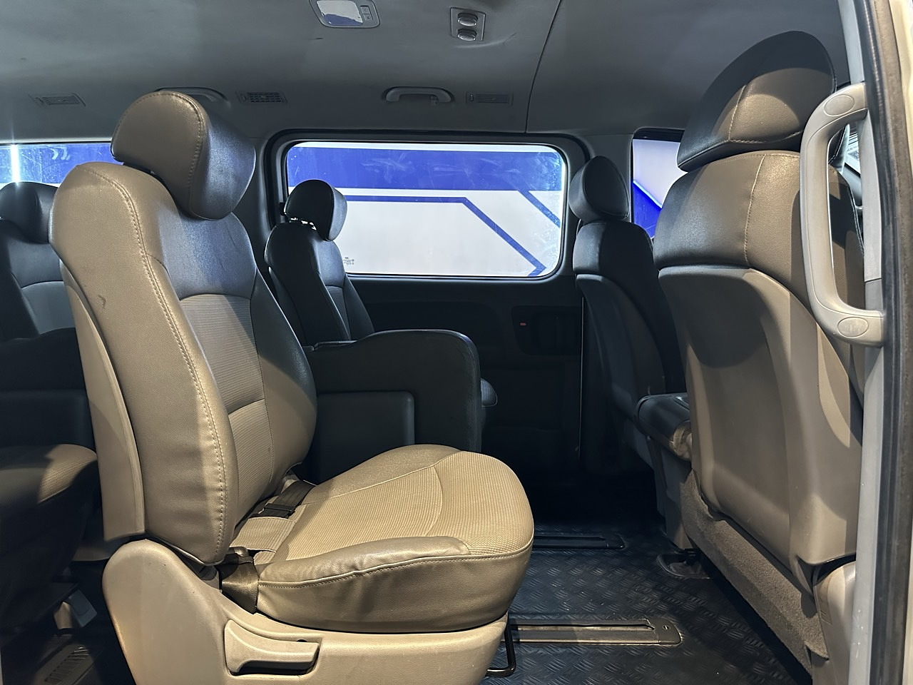 HYUNDAI STAREX 2010 / DIESEL / 2.5 CC / 12PASAJEROS 30