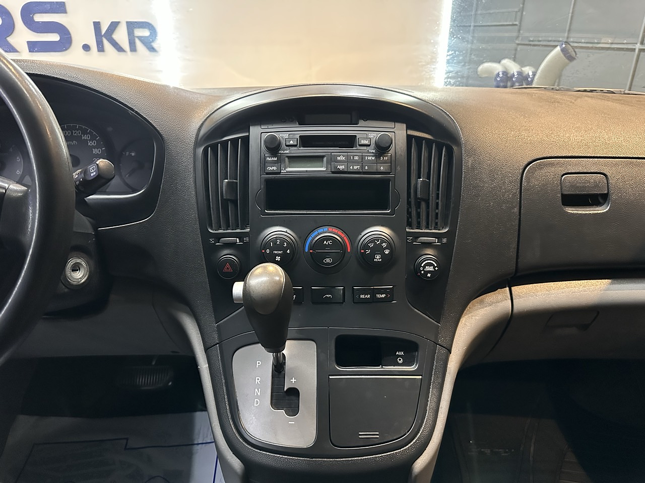 HYUNDAI STAREX 2010 / DIESEL / 2.5 CC / 12PASAJEROS 25