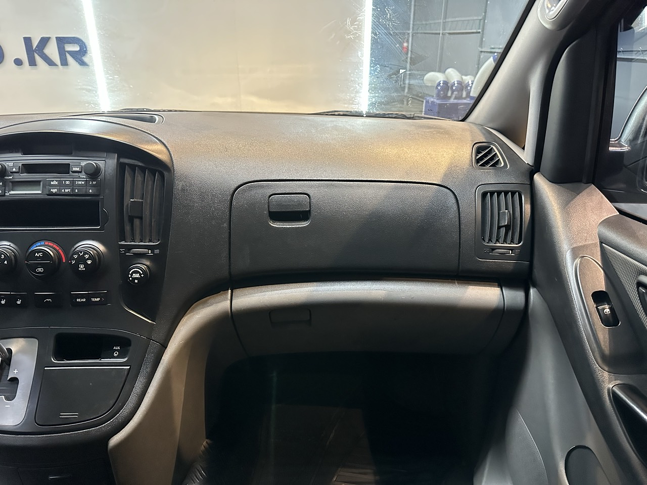 HYUNDAI STAREX 2010 / DIESEL / 2.5 CC / 12PASAJEROS 26