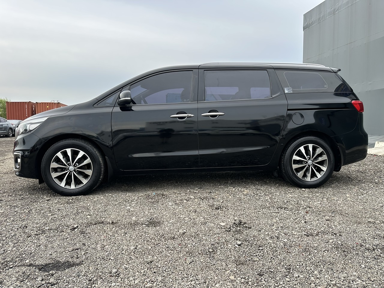 KIA CARNIVAL 2018 / 9PASAJEROS /  DIESEL / SMART KEY  18