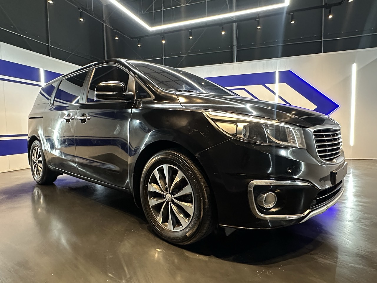 KIA CARNIVAL 2018 / 9PASAJEROS /  DIESEL / SMART KEY  1