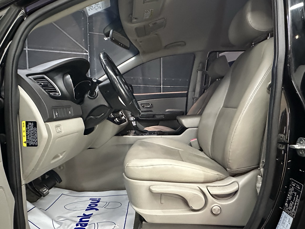 KIA CARNIVAL 2018 / 9PASAJEROS /  DIESEL / SMART KEY  23