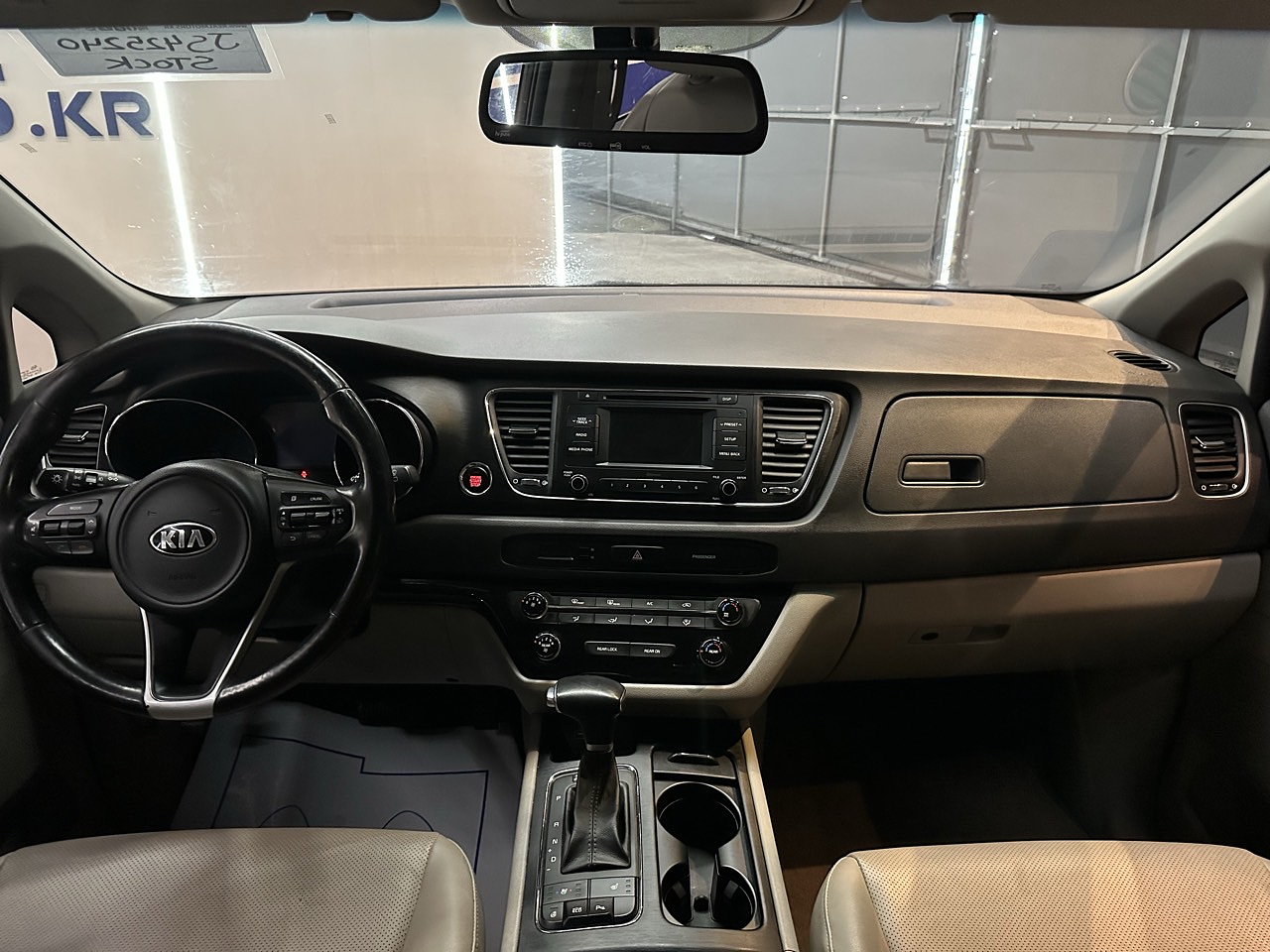 KIA CARNIVAL 2018 / 9PASAJEROS /  DIESEL / SMART KEY  28