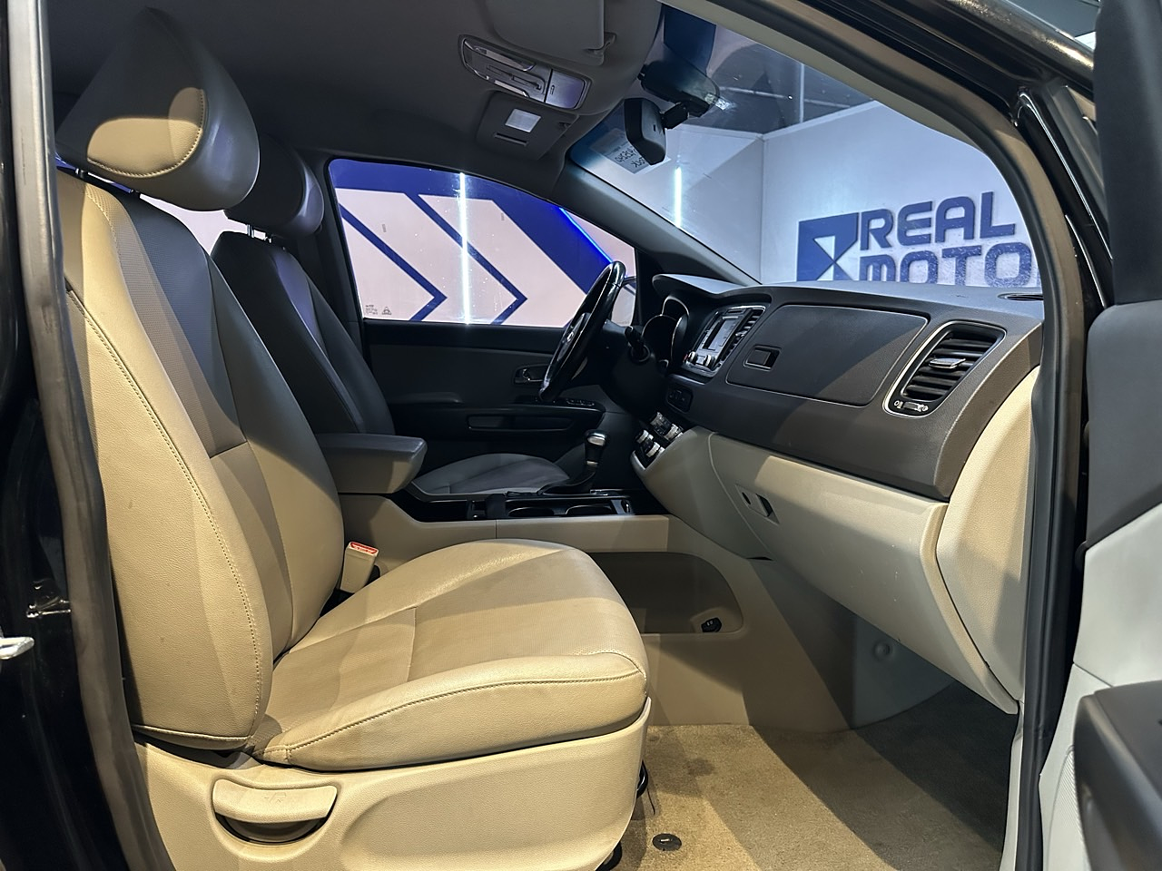 KIA CARNIVAL 2018 / 9PASAJEROS /  DIESEL / SMART KEY  24