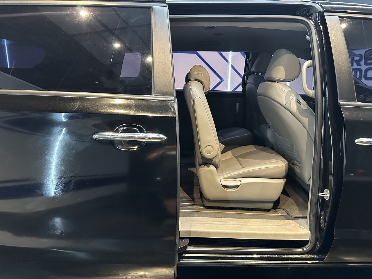 KIA CARNIVAL 2018 / 9PASAJEROS /  DIESEL / SMART KEY  35