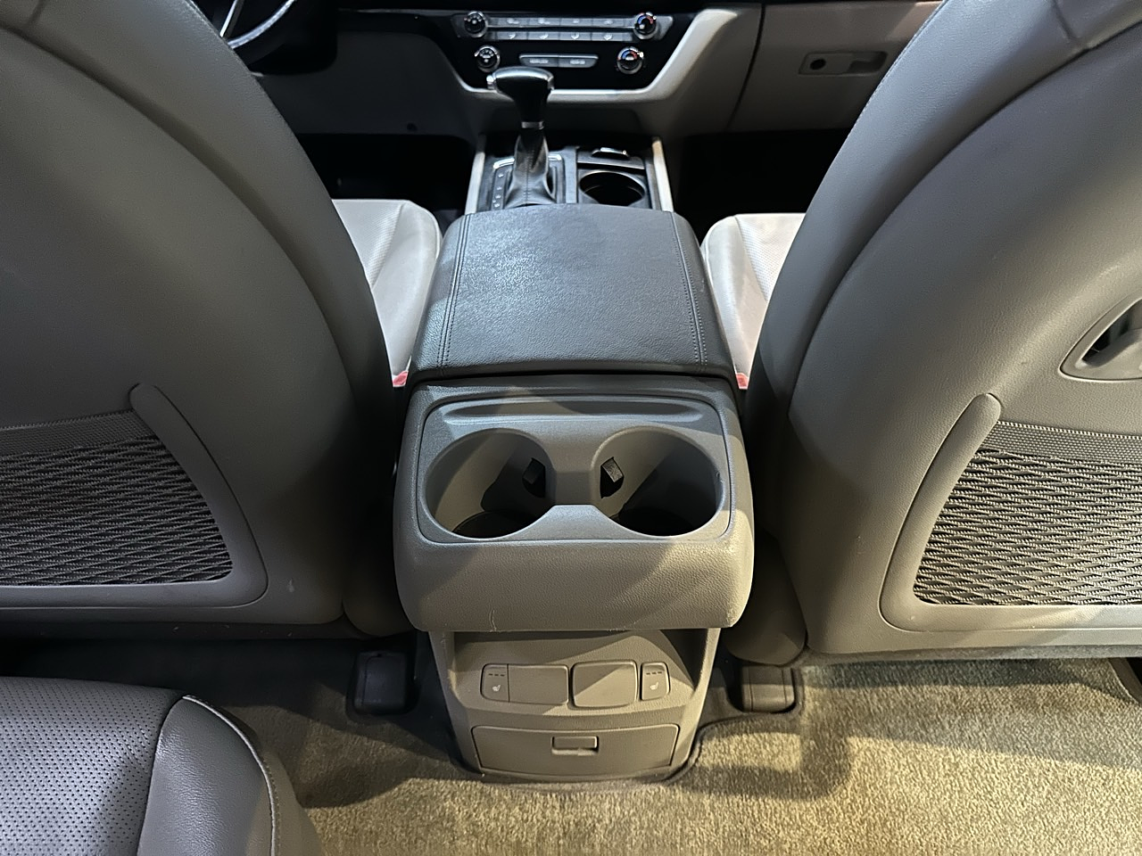 KIA CARNIVAL 2018 / 9PASAJEROS /  DIESEL / SMART KEY  31