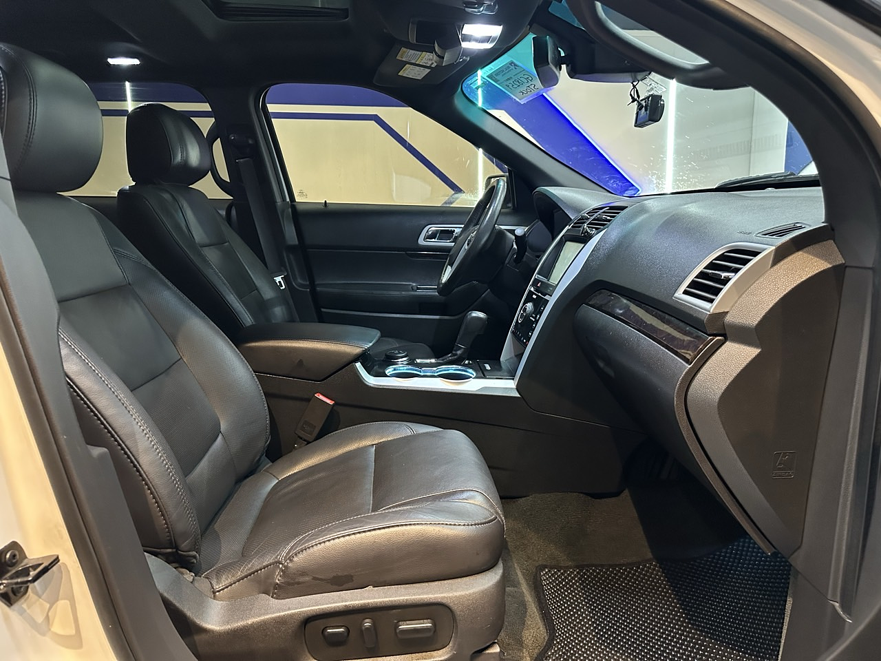 FORD EXPLORER 2014 / GASOLINA 3.5 / 7PASAJEROS / 4WD 25