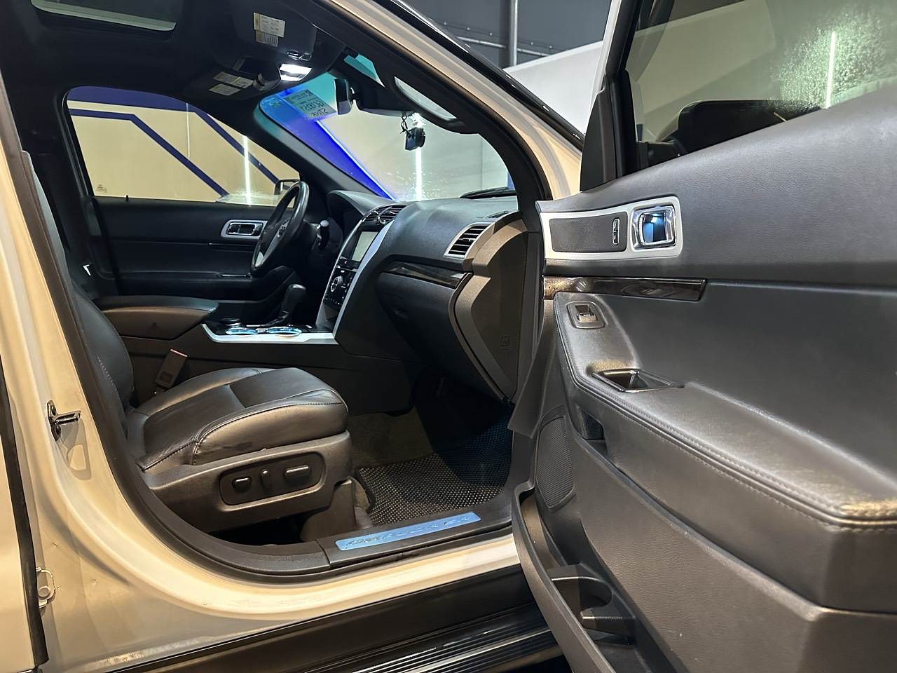 FORD EXPLORER 2014 / GASOLINA 3.5 / 7PASAJEROS / 4WD 24