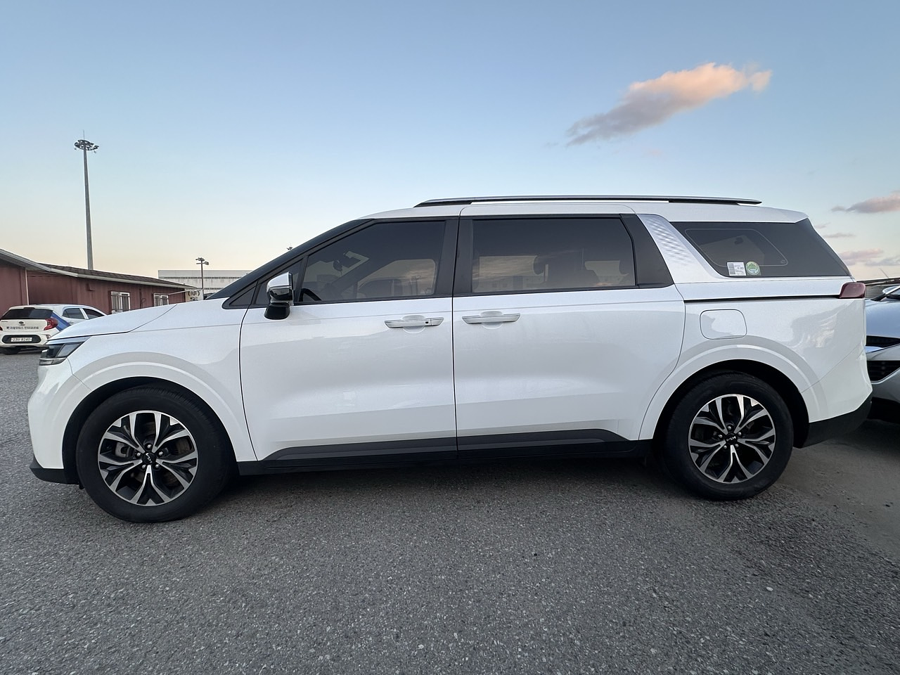 KIA CARNIVAL 2023 / 9PASAJEROS / CÁMARA R / DIESEL 2.2 / 2WD 8