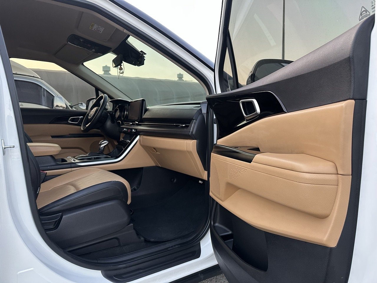 KIA CARNIVAL 2023 / 9PASAJEROS / CÁMARA R / DIESEL 2.2 / 2WD 11