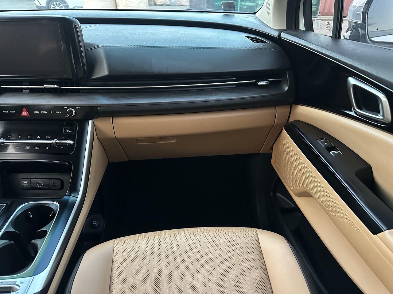 KIA CARNIVAL 2023 / 9PASAJEROS / CÁMARA R / DIESEL 2.2 / 2WD 18