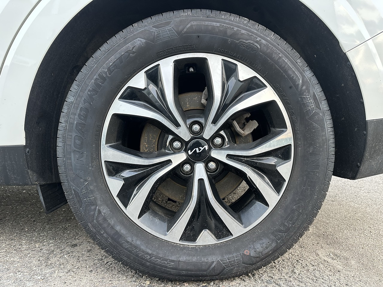 KIA CARNIVAL 2023 / 9PASAJEROS / CÁMARA R / DIESEL 2.2 / 2WD 38