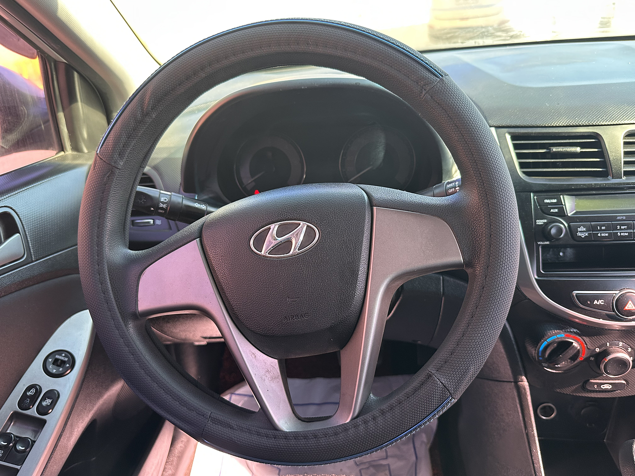 HYUNDAI ACCENT 2016 / DIESEL / 1.6 CC/ 2WD 11