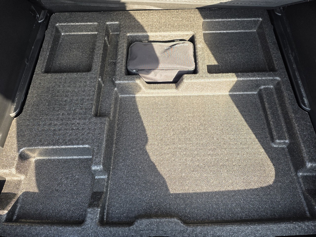  HYUNDAI TUCSON 2022 / AUTOMÁTICA  / DIESEL 2.0 / 2WD / PANTALLA 27