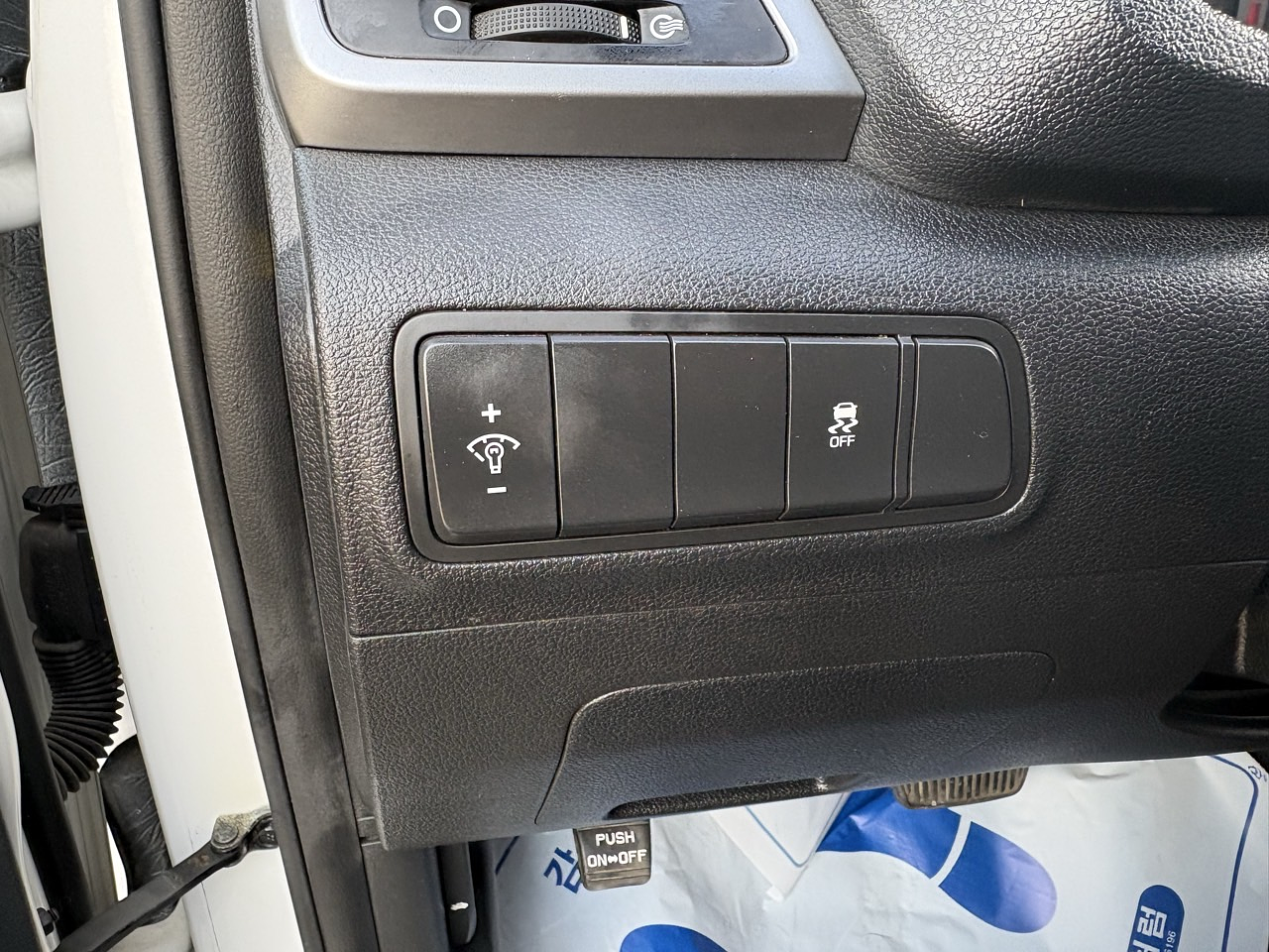 HYUNDAI TUCSON 2018 / CAMARA R / DIESEL 2.0 / 4WD 19