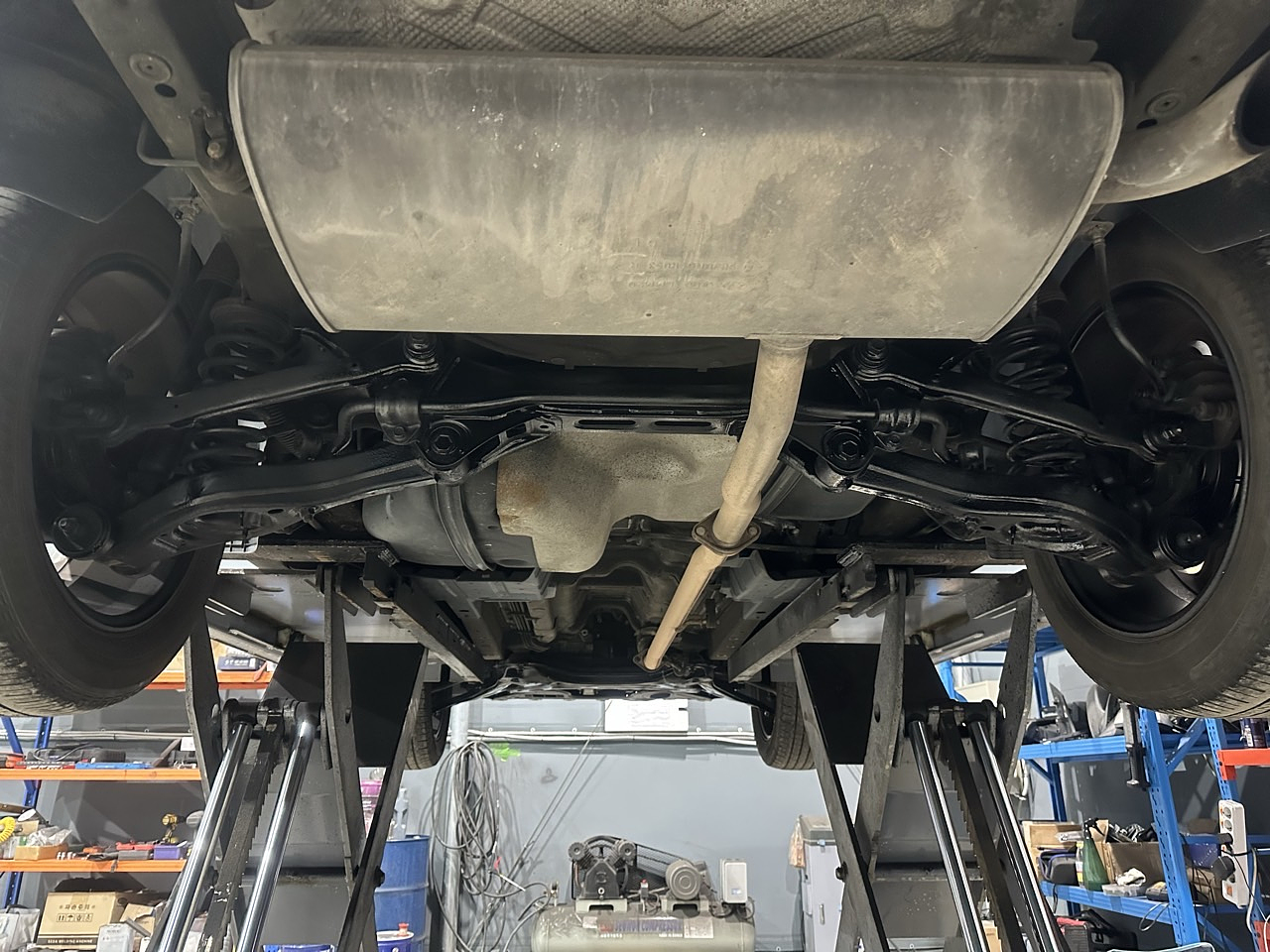 KIA SPORTAGE 2012 / PANTALLA  / 2WD / DIESEL 2.0 28