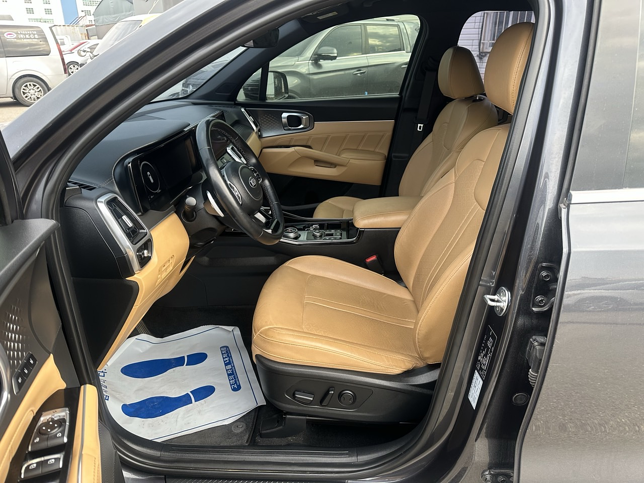 KIA SORENTO 2021 / 7 PASAJEROS / 2WD / DIESEL 2.2 / CAMARA R  9