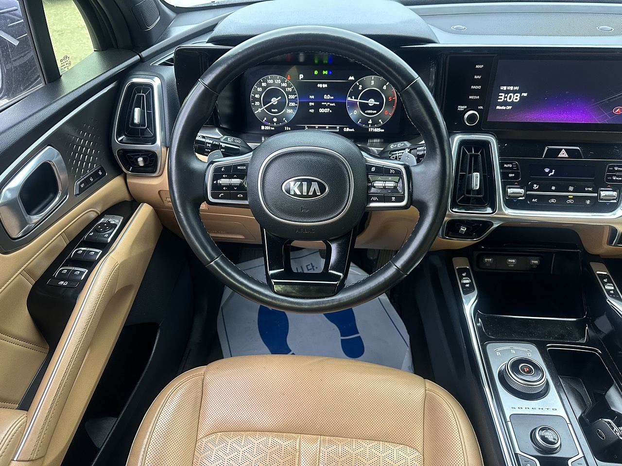 KIA SORENTO 2021 / 7 PASAJEROS / 2WD / DIESEL 2.2 / CAMARA R  17