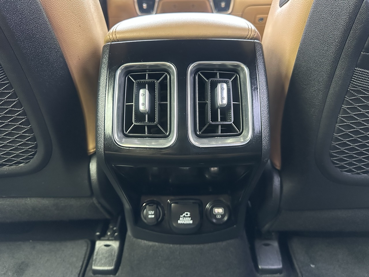 KIA SORENTO 2021 / 7 PASAJEROS / 2WD / DIESEL 2.2 / CAMARA R  29