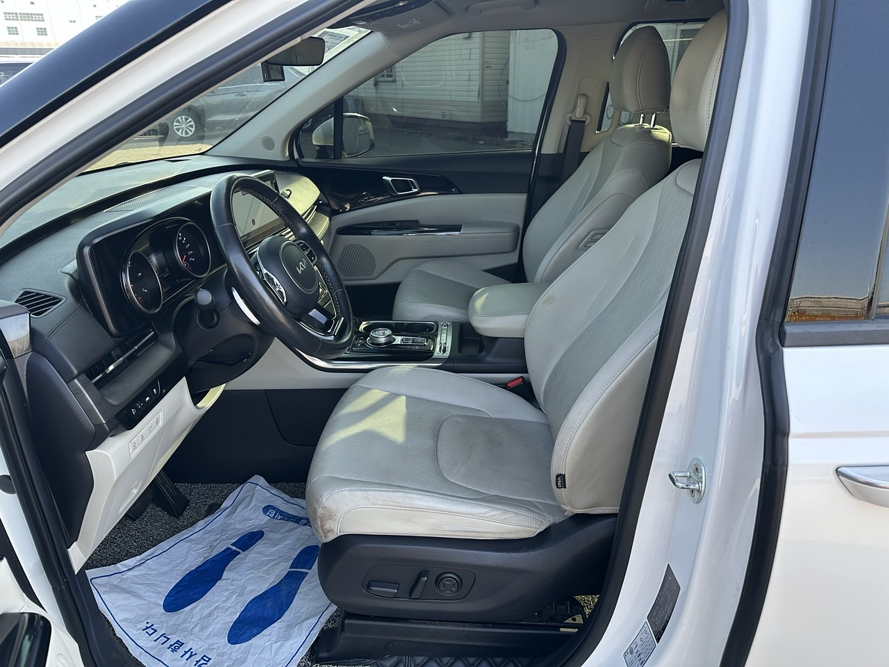 KIA CARNIVAL 2023 / 9PASAJEROS / CAMARA R / DIESEL / SMART KEY 13