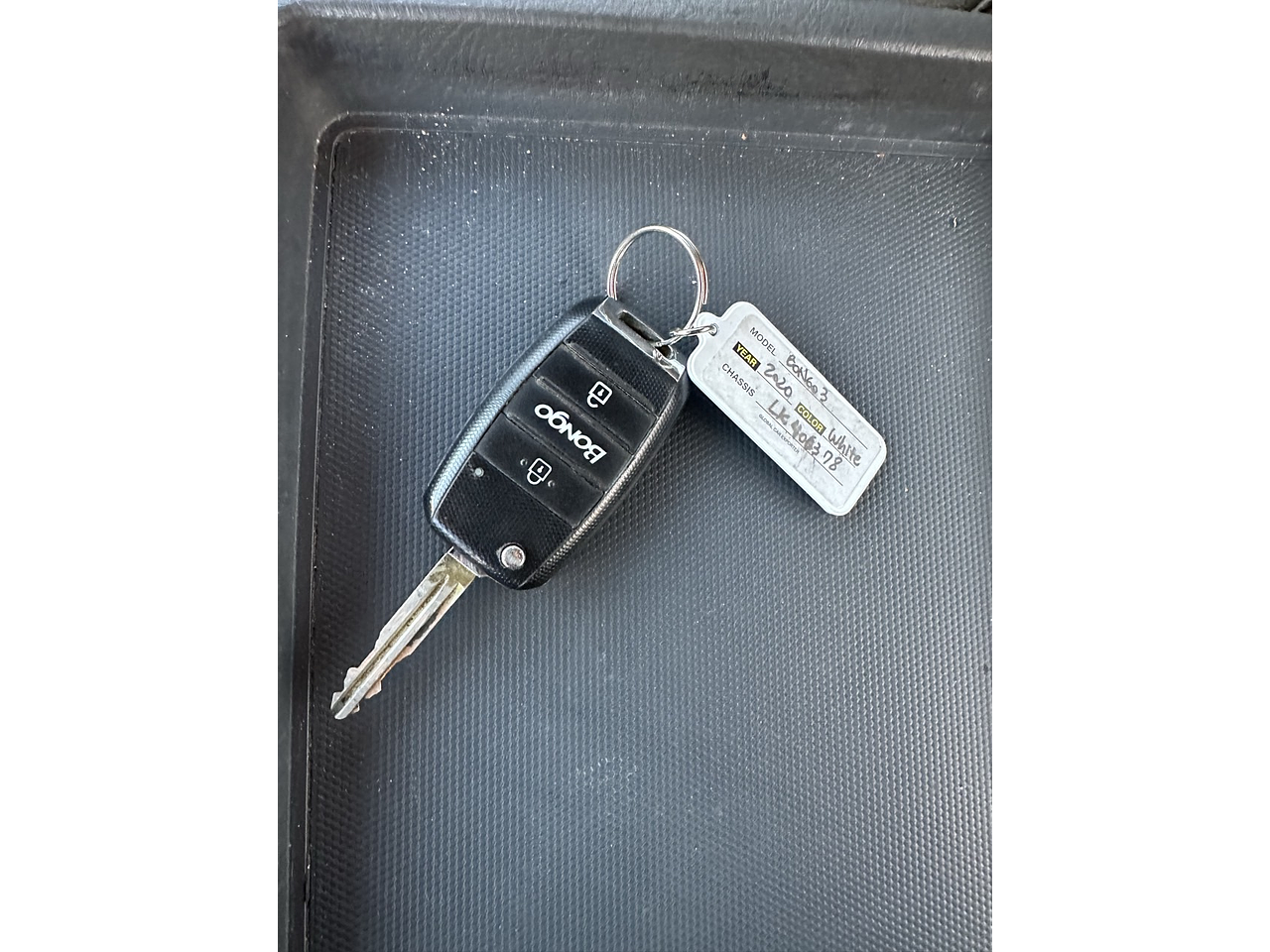 KIA BONGO3 2020 1.2T / CAMARA R / MECANICO / DIESEL 2.5 13