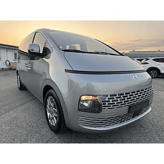 HYUNDAI STARIA 2022 / 2WD / DIESEL 2.5 / 9SEATS 