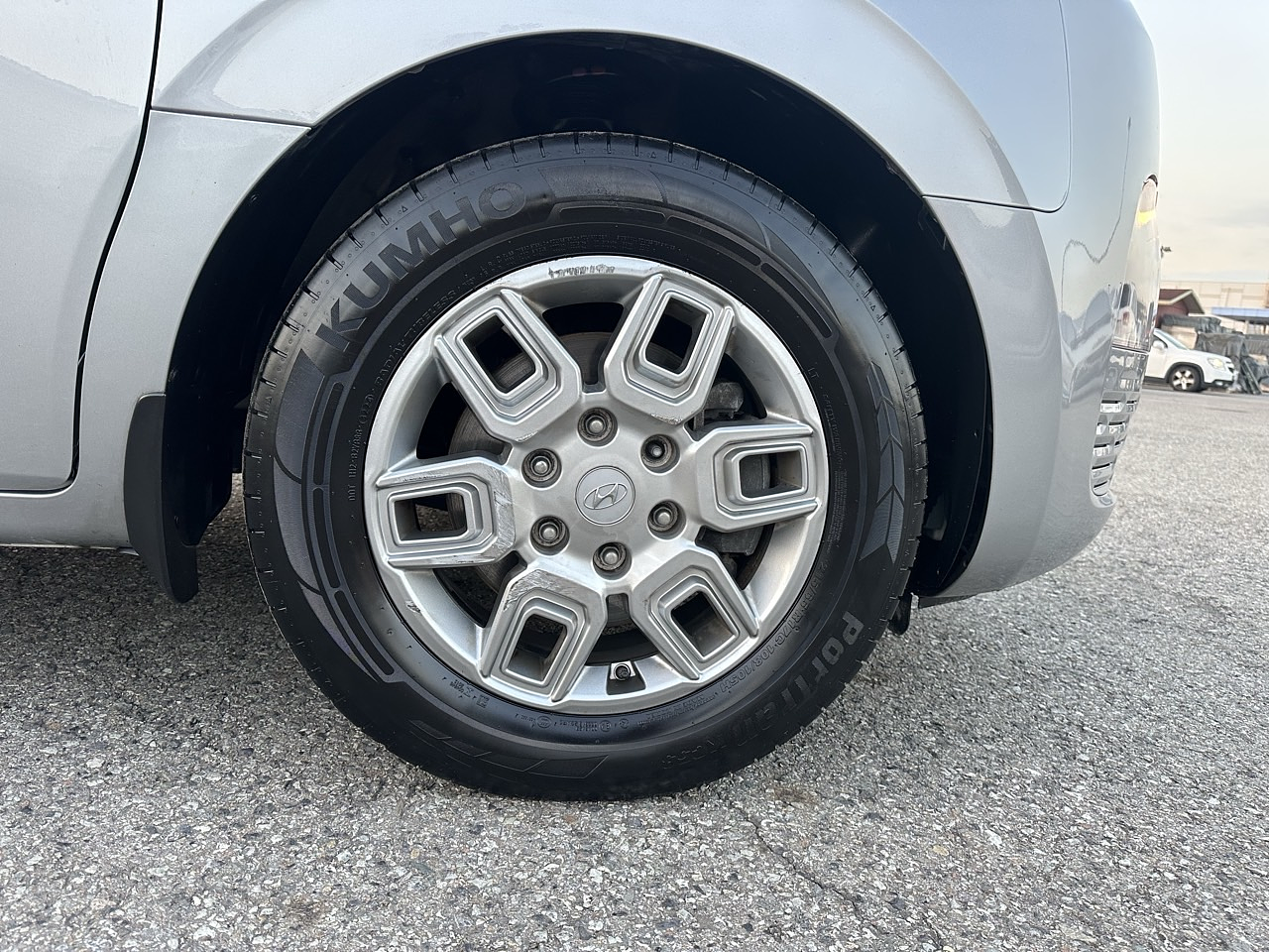 HYUNDAI STARIA 2022 / 2WD / DIESEL 2.5 / 9SEATS  32