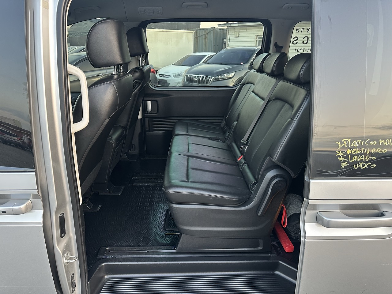 HYUNDAI STARIA 2022 / 2WD / DIESEL 2.5 / 9SEATS  20