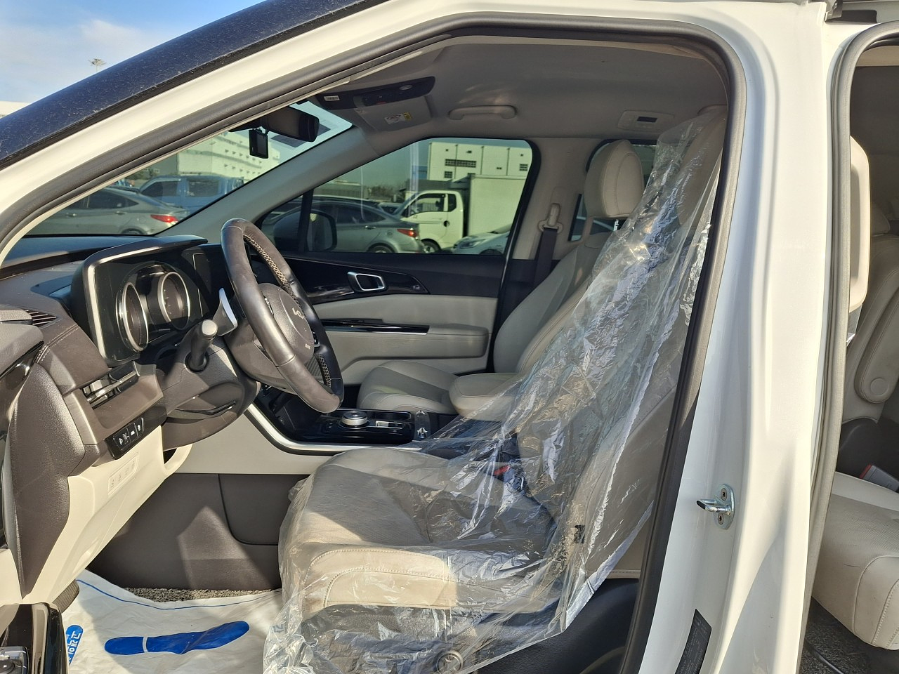 KIA CARNIVAL 2023 / 9PASAJEROS / CAMARA 360 / DIESEL / SMART KEY 11