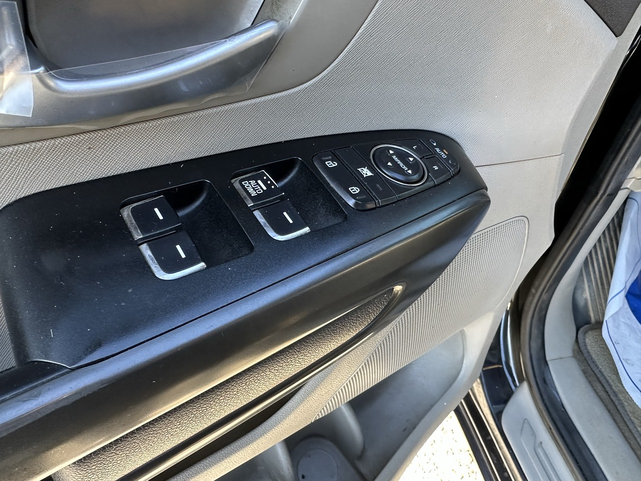 KIA CARNIVAL 2017 / PANTALLA / 11PASAJEROS / DIESEL  10