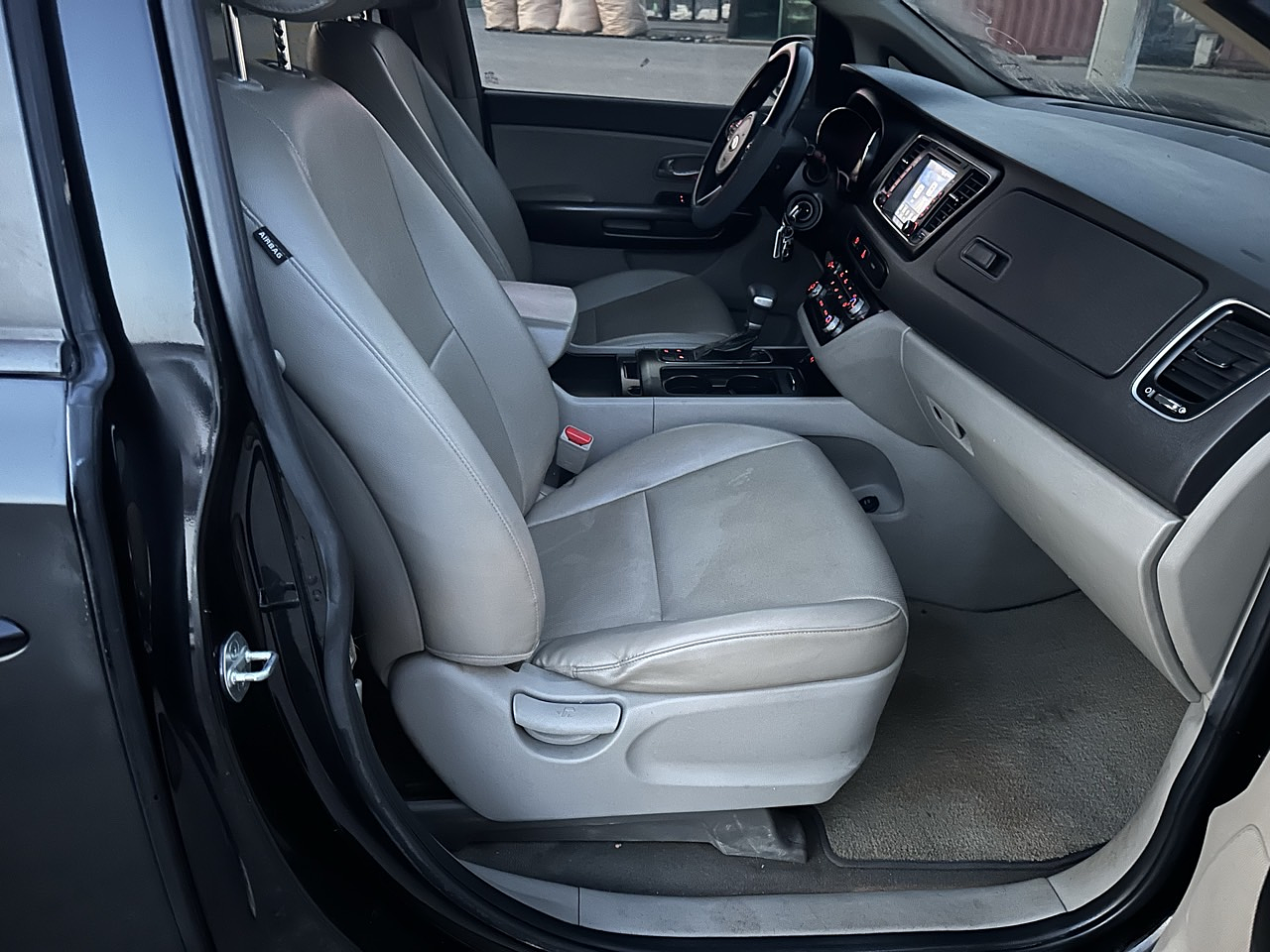 KIA CARNIVAL 2017 / PANTALLA / 11PASAJEROS / DIESEL  13