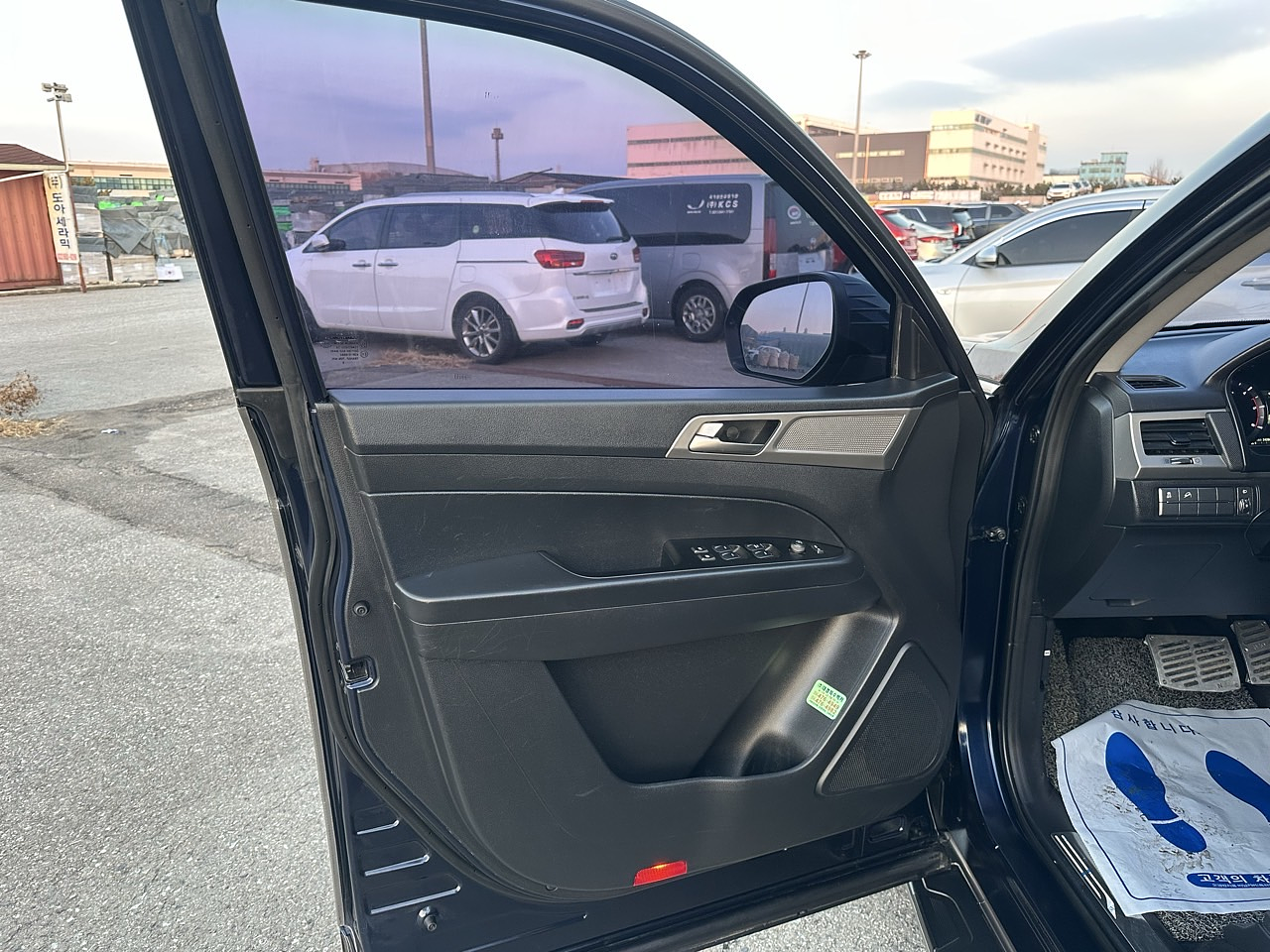 SSANG YONG REXTON 2018 / 4WD / DIESEL 2.2 / SMART KEY 11