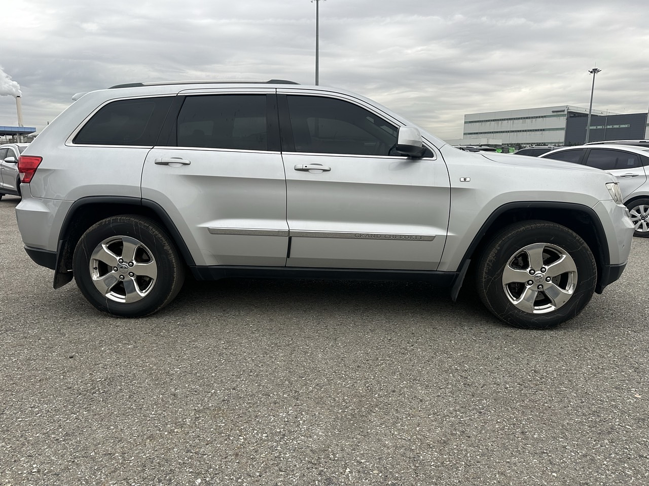 JEEP CHEROKEE 2012 / DIESEL3.0/ SUNROOF/ R.CAM / 4WD 7