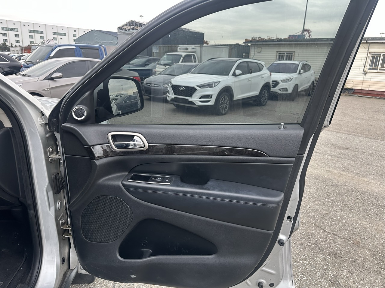 JEEP CHEROKEE 2012 / DIESEL3.0/ SUNROOF/ R.CAM / 4WD 14