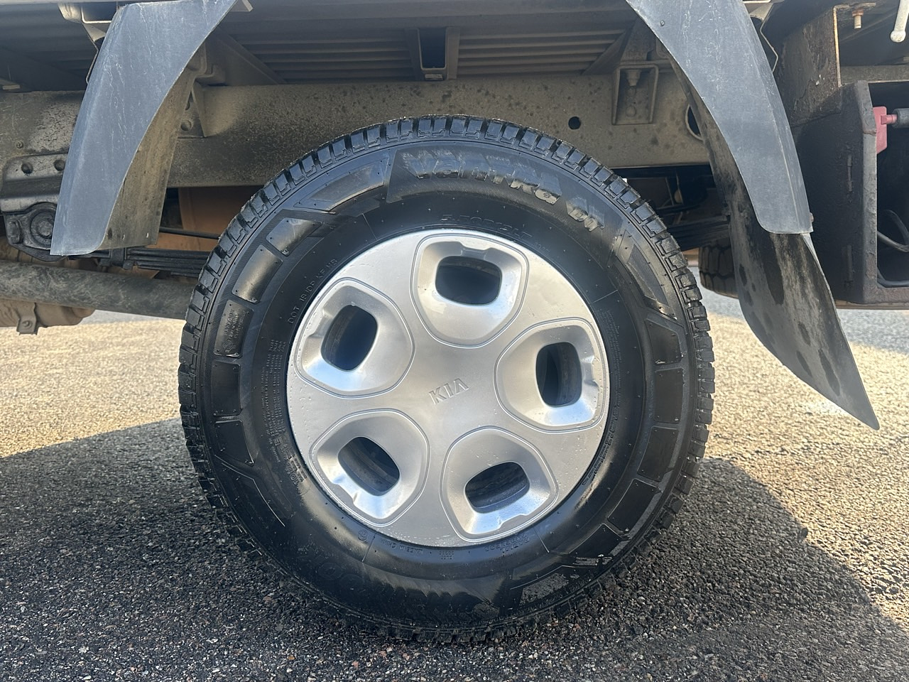 KIA BONGO3 2020 1.2T / CAMARA R / MECANICO / DIESEL 2.5 30