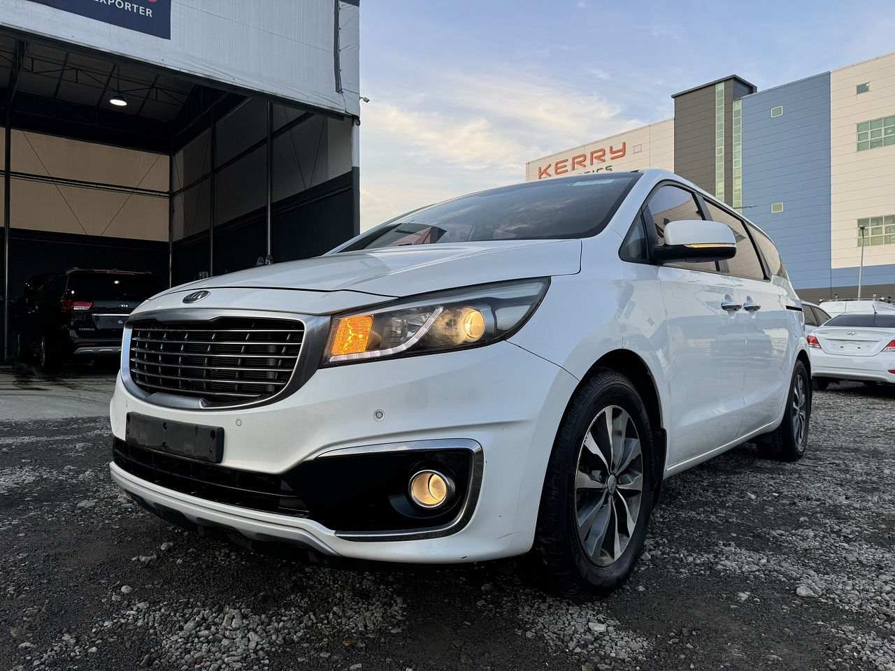 KIA ALL NEW CARNIVAL 2016 / 9PASAJEROS / DIESEL / SMART KEY 1